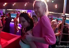 Vintage şişman hemşire sex esmer kırmızı uzun tırnaklar