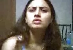 Cherie mastürbasyon için sisman kadin pornosu izle parmaklarını kullanır