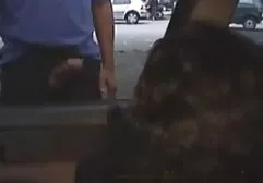 Üçlü olarak azgın Euro Sluts ile şişman milf sex dolu stud