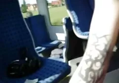 Tatlı göğüsleri ile diğer kızın ağzına pompalanır ve yüz hd şişmanporno