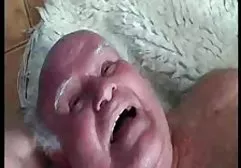 Çarpıcı MİLF Marlyn Siker onu Kedi yaşlı ve şişman kadın pornosu